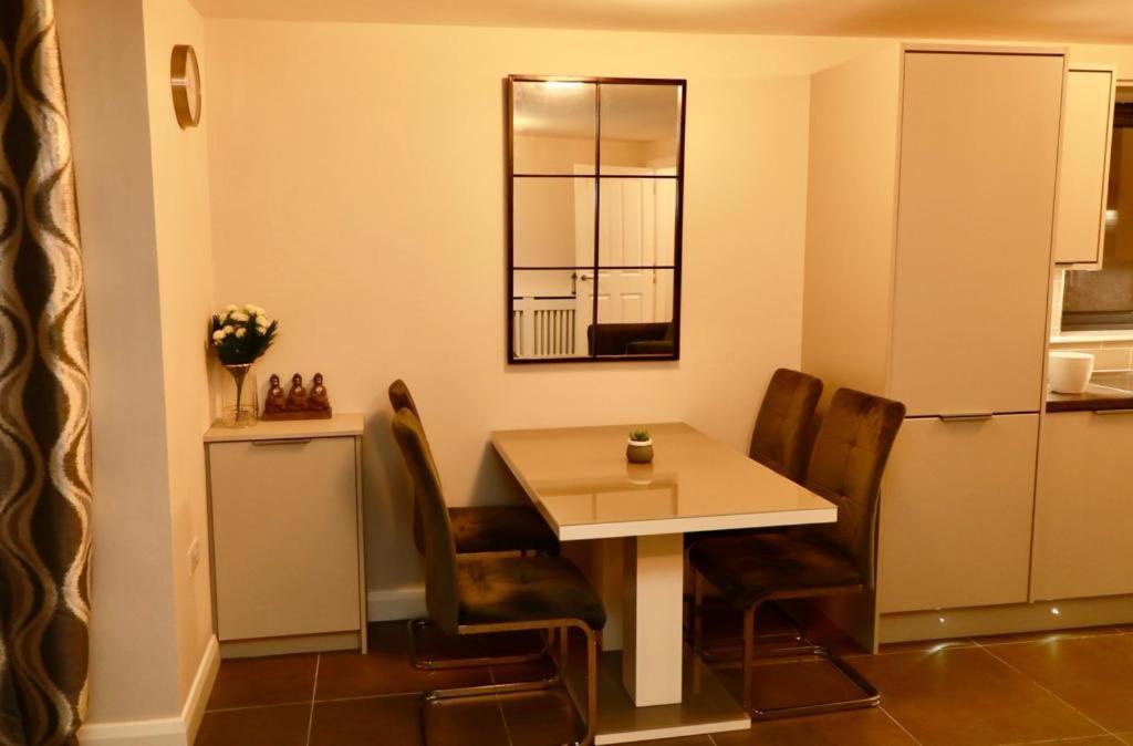 Lovely 2- Bedroom Apartment In Belfast Dış mekan fotoğraf