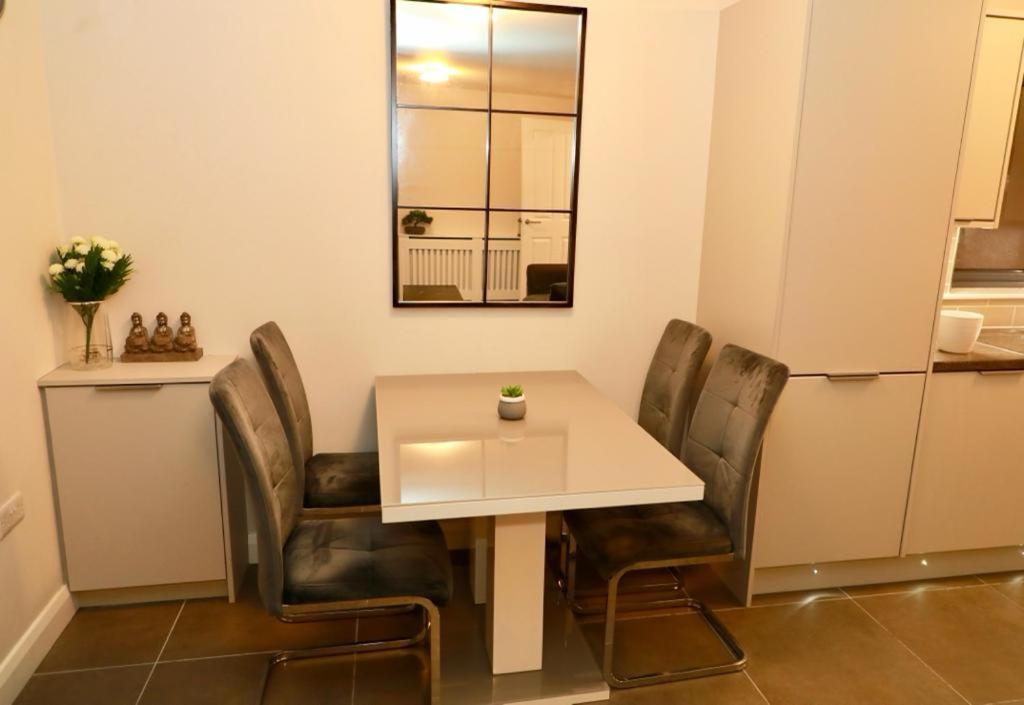 Lovely 2- Bedroom Apartment In Belfast Dış mekan fotoğraf